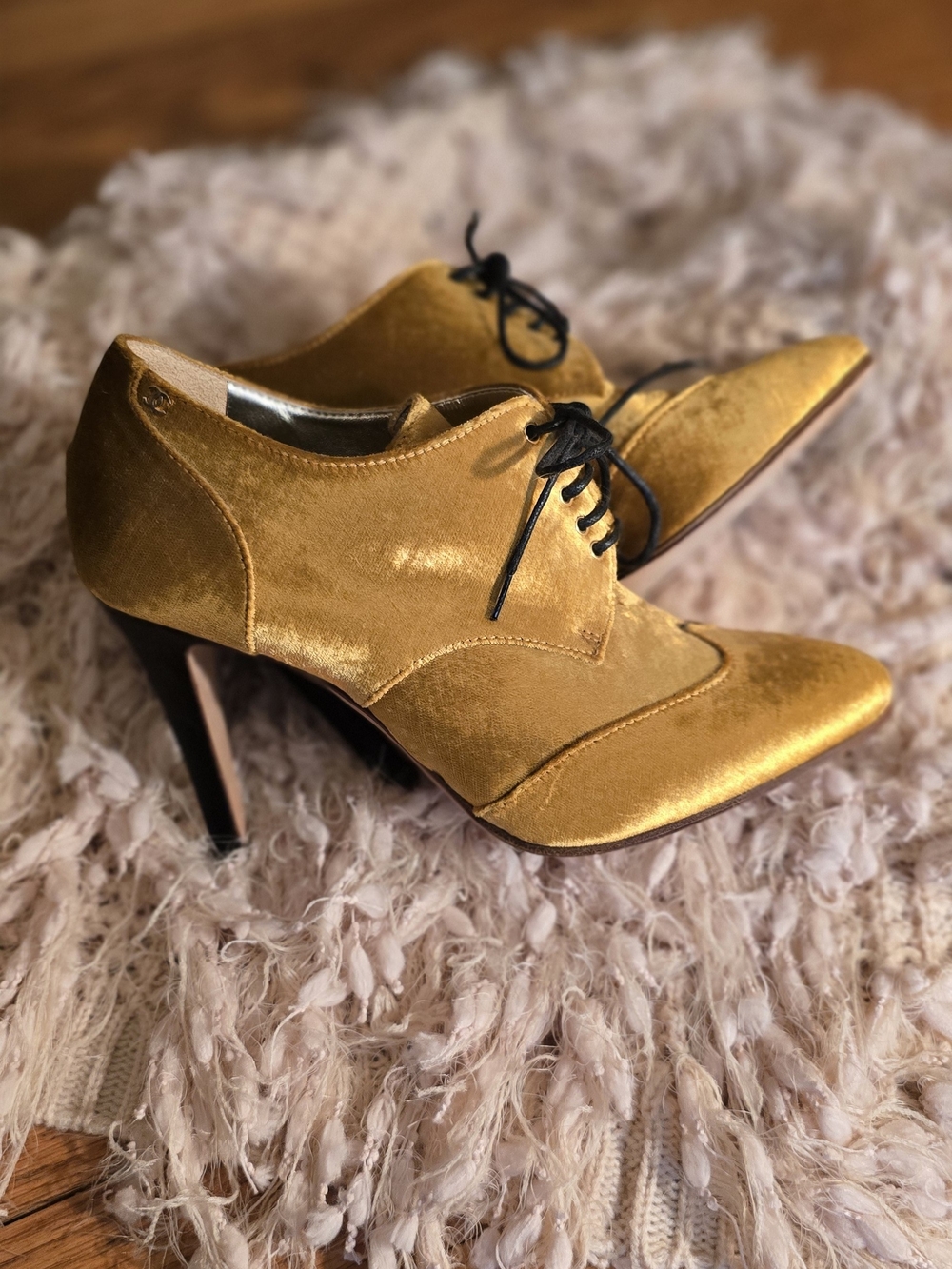 FLAWLESS Vintage CHANEL Gold Velvet Lace-Up High Heel Oxford - 38